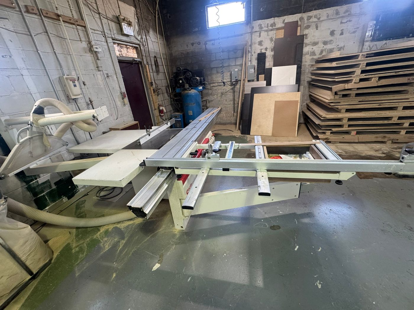 Sliding panel saw on the WorkspacePlus shop floor